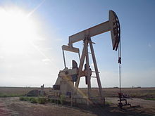 220px-Oil_well